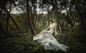 Elegant Bride In Ivory Wedding Gown Wallpaper