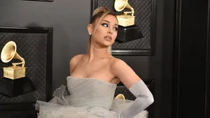 Elegant Celebrityat Award Show Wallpaper