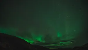 Emerald Green Aurora In Sky Wallpaper