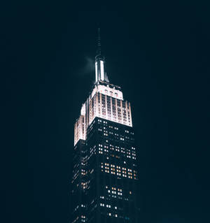 Empire State Building Nyc At Nighttime Wallpaper