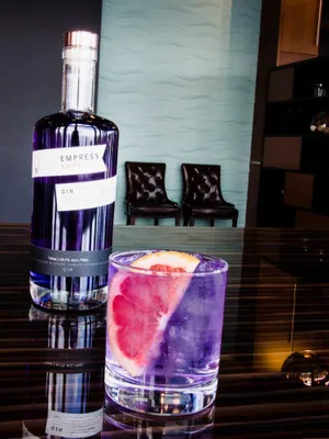 Empress 1908 Gin And Tonic With Grapefruit Wallpaper