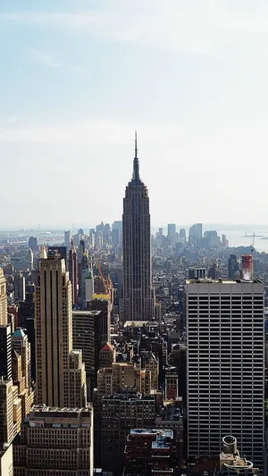 Enjoy Checking Out The City From Your Phone Wallpaper