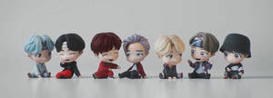 Enjoy The Fun And Cutest Looks Of Tiny Tan Bts Dolls! Wallpaper