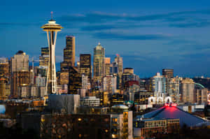 Enjoying An Evening In The Scenic City Of Seattle, Washington Wallpaper