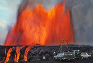 Eruption Of Kilauea Volcano's Lava Fountain Wallpaper