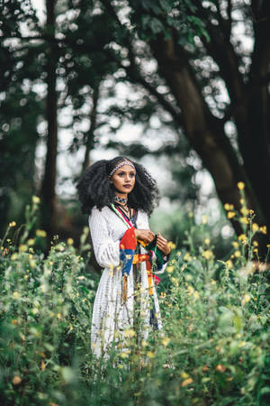 Ethiopia Girl On Grass Field Wallpaper