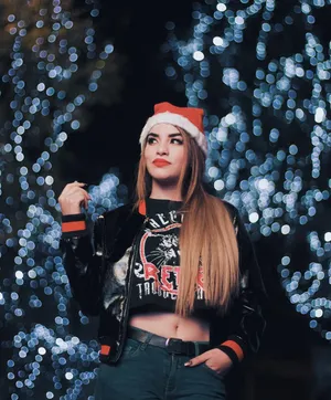 Famous Tiktokers Kimberly Loiza Wallpaper