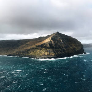 Faroe Islands Rocky Cliff Wallpaper
