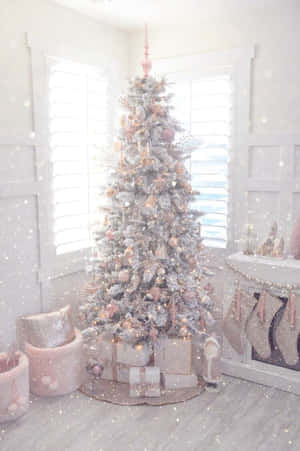 Feel The Holiday Spirit With This Aesthetic Christmas Tree Wallpaper