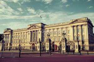 Filtered Buckingham Palace Wallpaper