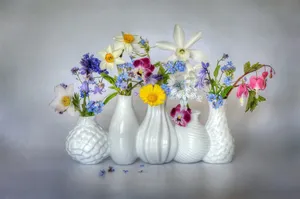 Five Flower Vase With Flowers Wallpaper