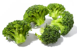 Five Green Broccoli Heads Wallpaper