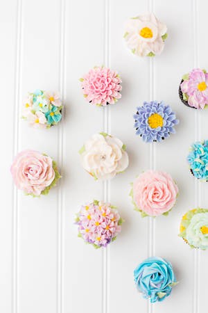 Flower Icing Cupcakes Wallpaper