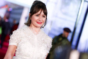 Focus Emily Mortimer Wallpaper