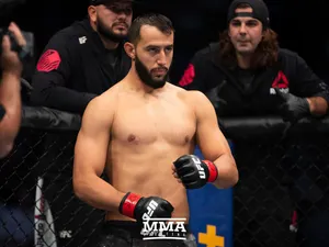 Focused M M A Fighter Preparation Wallpaper