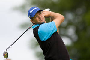 Follow-through Pose Of Retief Goosen Wallpaper