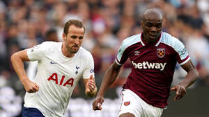 Football Match Intensity Ogbonnaand Opponent Wallpaper