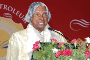 Former Indian President Dr. A.p.j Abdul Kalam Delivering A Powerful Speech. Wallpaper