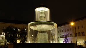 Fountain In Munich Wallpaper