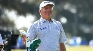 Fred Couples Golf Caddy Bag Wallpaper