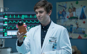 Freddie Highmore In The Good Doctor Wallpaper