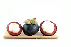 Fresh Mangosteen Fruit Cluster Wallpaper