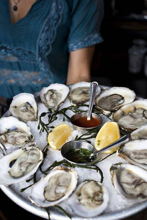 Fresh Oyster Bar Dish Wallpaper