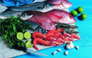 Fresh Seafood At Wet Market Wallpaper