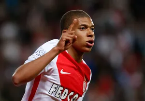 Game Signals Kylian Mbappe Wallpaper