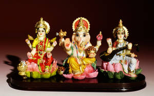 Ganesh 3d Religious Figurines Wallpaper