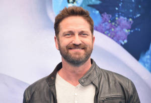 Gerard Butler Smile How To Train Your Dragon Premiere Wallpaper