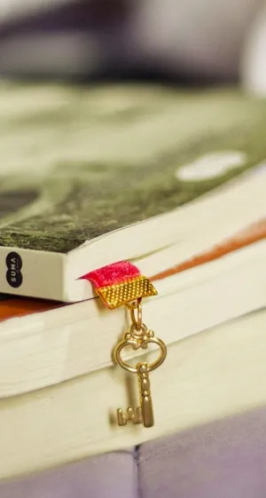 Get Fabulous With Girly Lock Screen Wallpaper