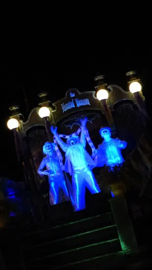 Get Ready For Some Spooky Halloween Fun With Your Iphone Wallpaper