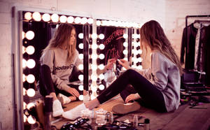 Gigi Hadid Vanity Mirror Wallpaper