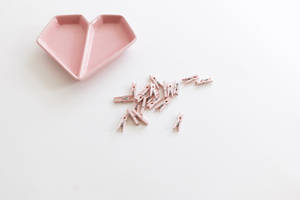 Girly Pink Aesthetic Clips Wallpaper