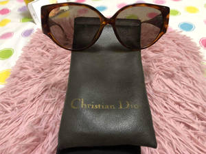 Glamorous Vintage Christian Dior Sunglasses For Women Wallpaper