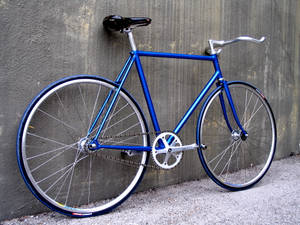 Glossy Blue Mountain Bike Wallpaper