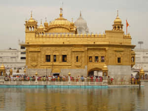 Golden Temple With Pilgrims Wallpaper