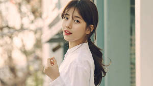 Gorgeous Korean Celebrity Bae Suzy Wallpaper