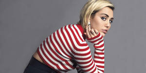 Gorgeous Miley Cyrus Side Profile Wallpaper