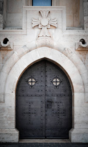 Gothic Door Design Wallpaper