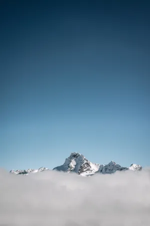 Gradient Mountain Sky Wallpaper