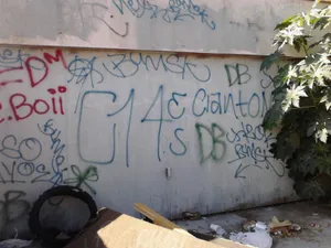 Graffiti Wall Sur13 Gang Signs Wallpaper