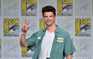 Grant Gustin Comic Con 2019 Wallpaper