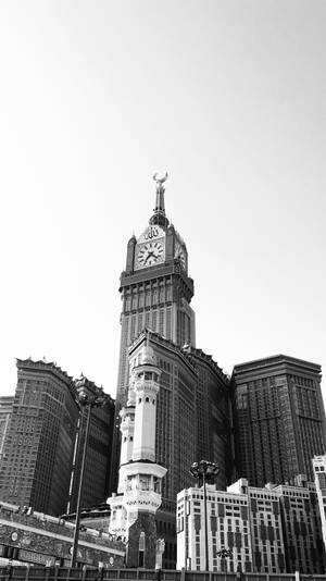Grayscale Makkah Medina Clock Tower Wallpaper