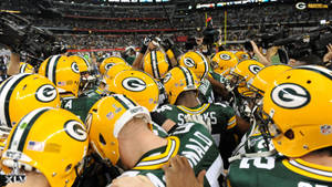 Green Bay Packers Nfl Team Huddle Wallpaper
