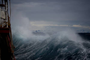 Grey Storm Waves In Antarctica Wallpaper