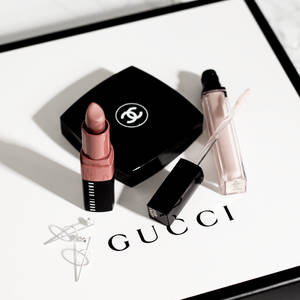 Gucci Luxury Makeup Wallpaper