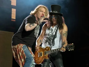 Guns N Roses Stage Performance Night Music Wallpaper