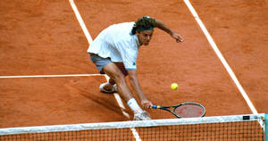 Gustavo Kuerten Keeping The Ball Up Wallpaper